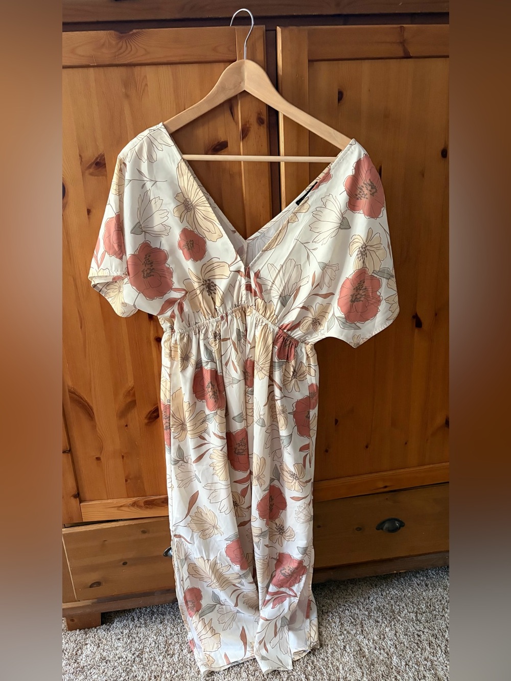 NWT. Floral V-Neck Maxi Dress in Cream and Dusty Rose